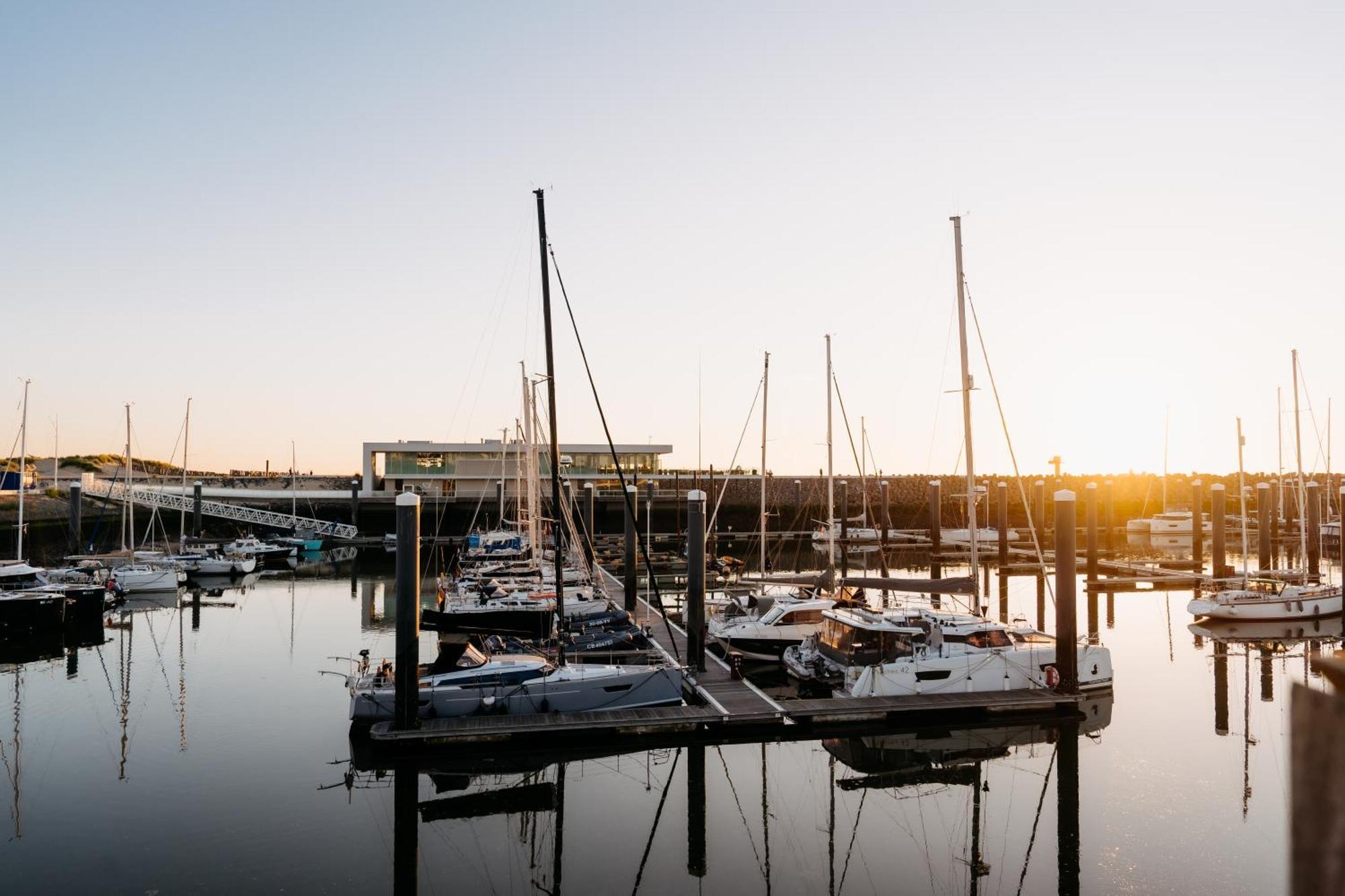 Yacht By Strandhotel - Hotel Service & Wellness Cadzand Exterior foto